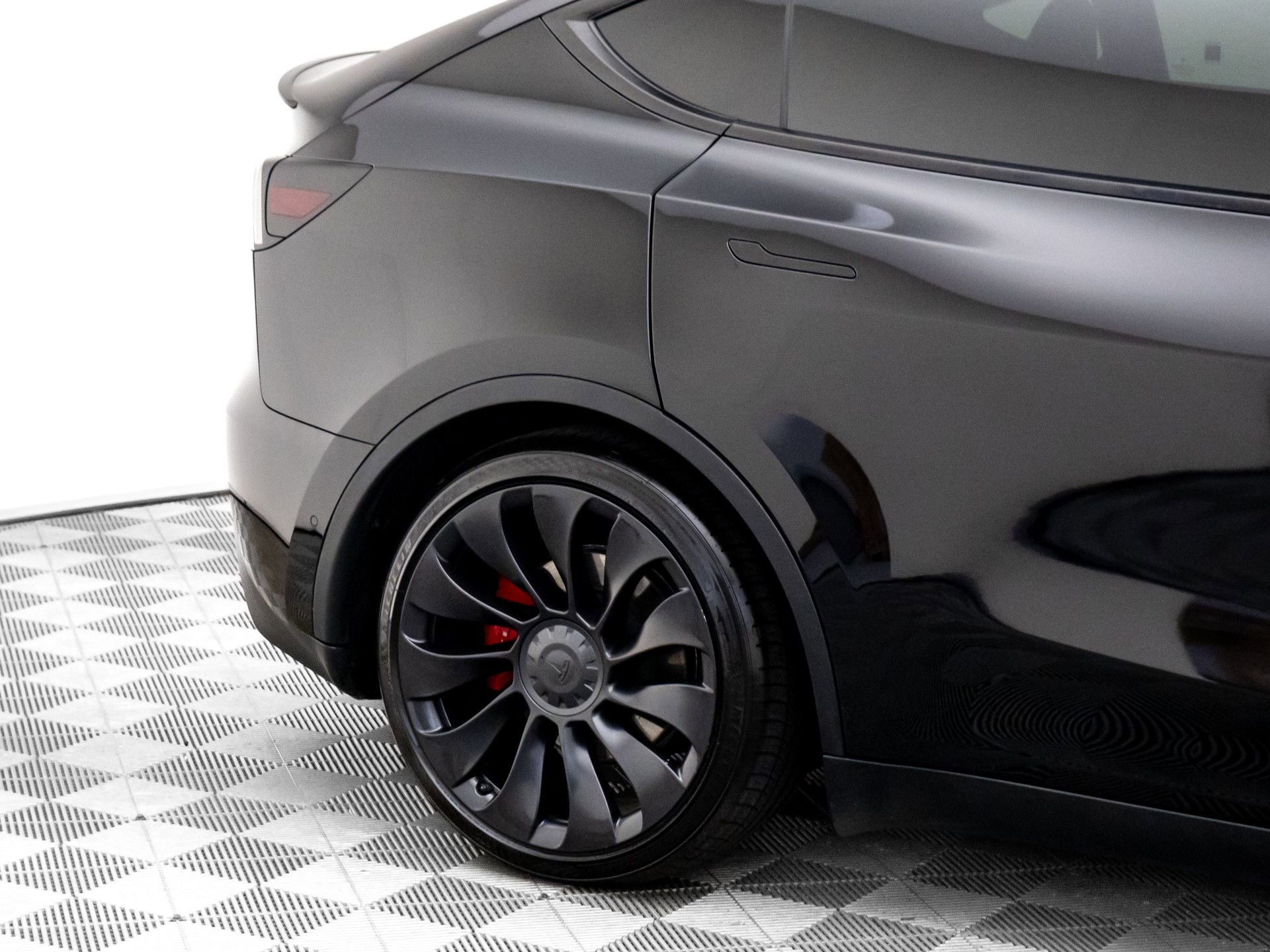 Used 2022 Tesla Model Y Performance image 33