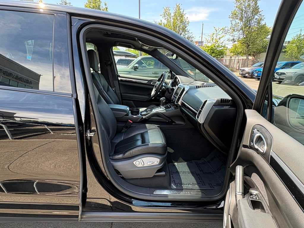 Used 2015 Porsche Cayenne Diesel AWD/4WD image 22