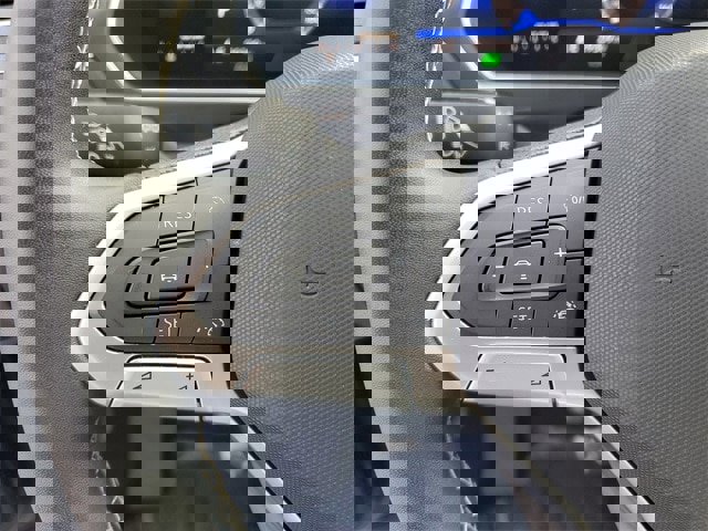 Certified 2022 Volkswagen Tiguan SE image 21