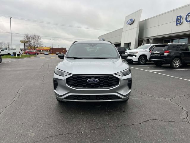 Used 2023 Ford Escape ST-Line image 2