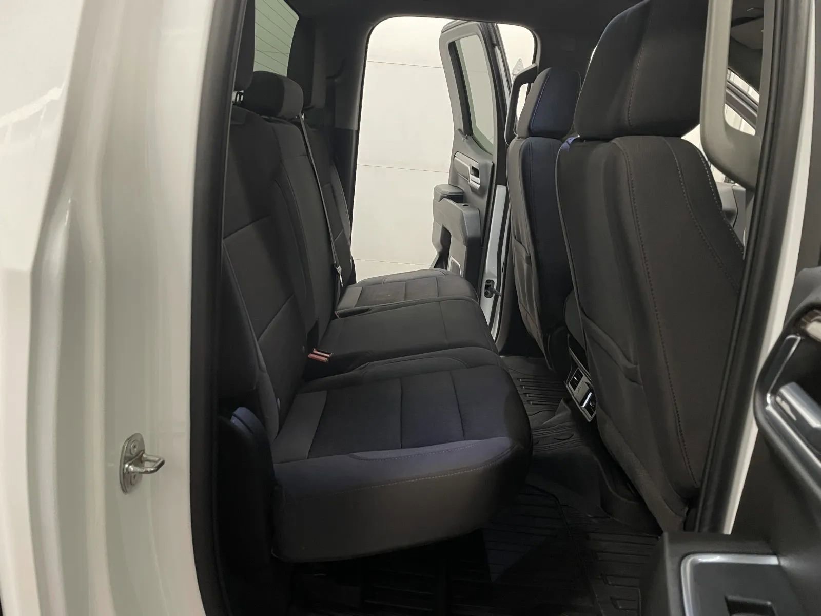 Used 2024 GMC Sierra 1500 Elevation image 41