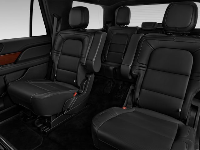 Used 2022 Lincoln Nautilus Reserve w/ Equipment Group 201A image 11