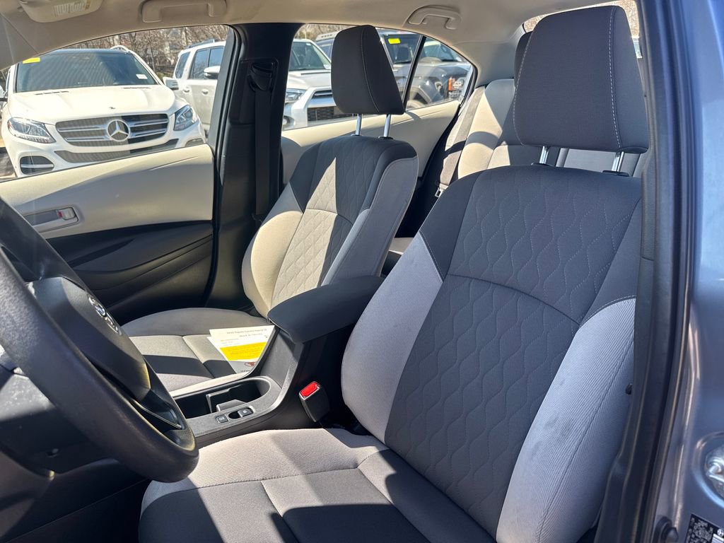 Used 2025 Toyota Corolla LE image 14