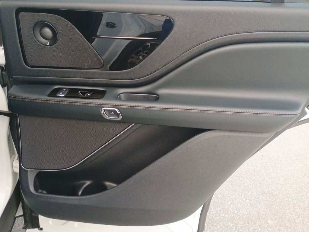 Used 2025 Lincoln Aviator 2WD w/ Equipment Group 101A image 20