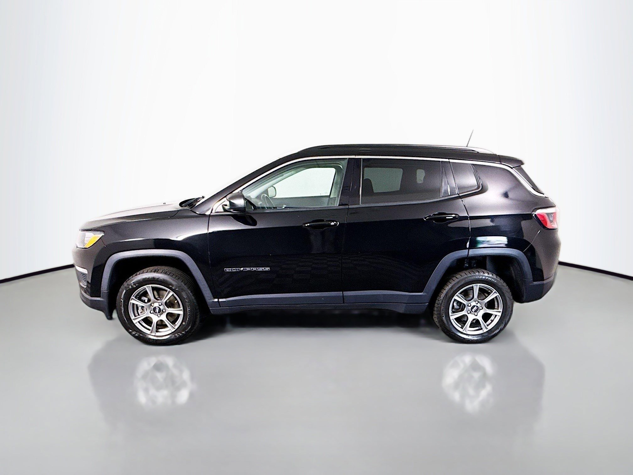 Used 2019 Jeep Compass Sport w/ Cold Weather Group image 6