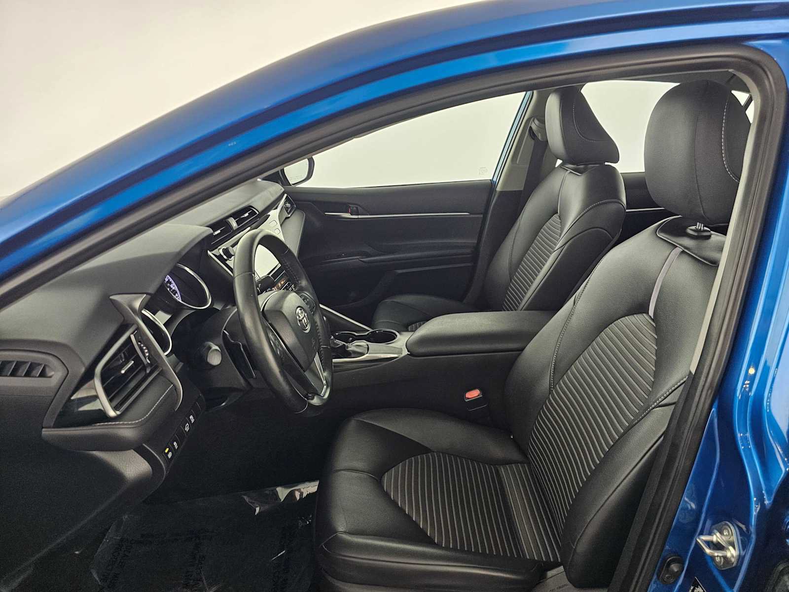 Used 2019 Toyota Camry SE FWD image 20