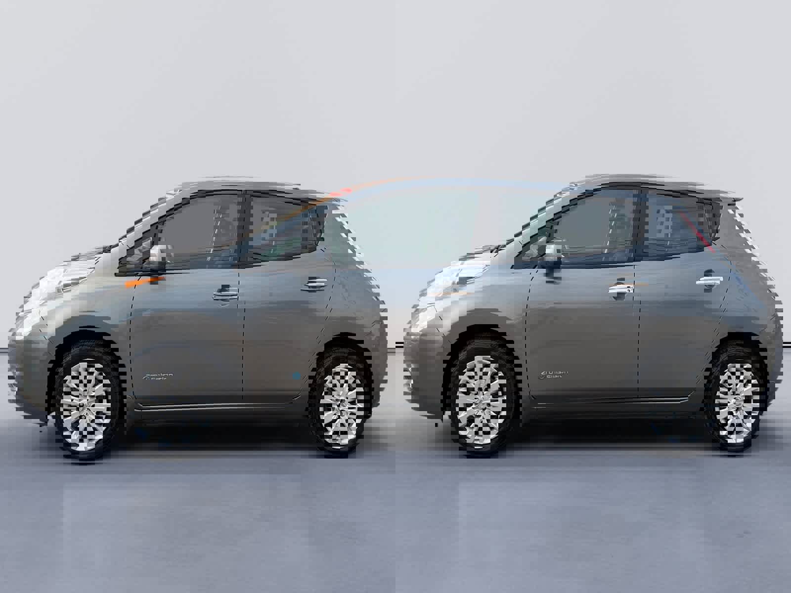 Used 2016 Nissan Leaf S w/ Charger Package image 6