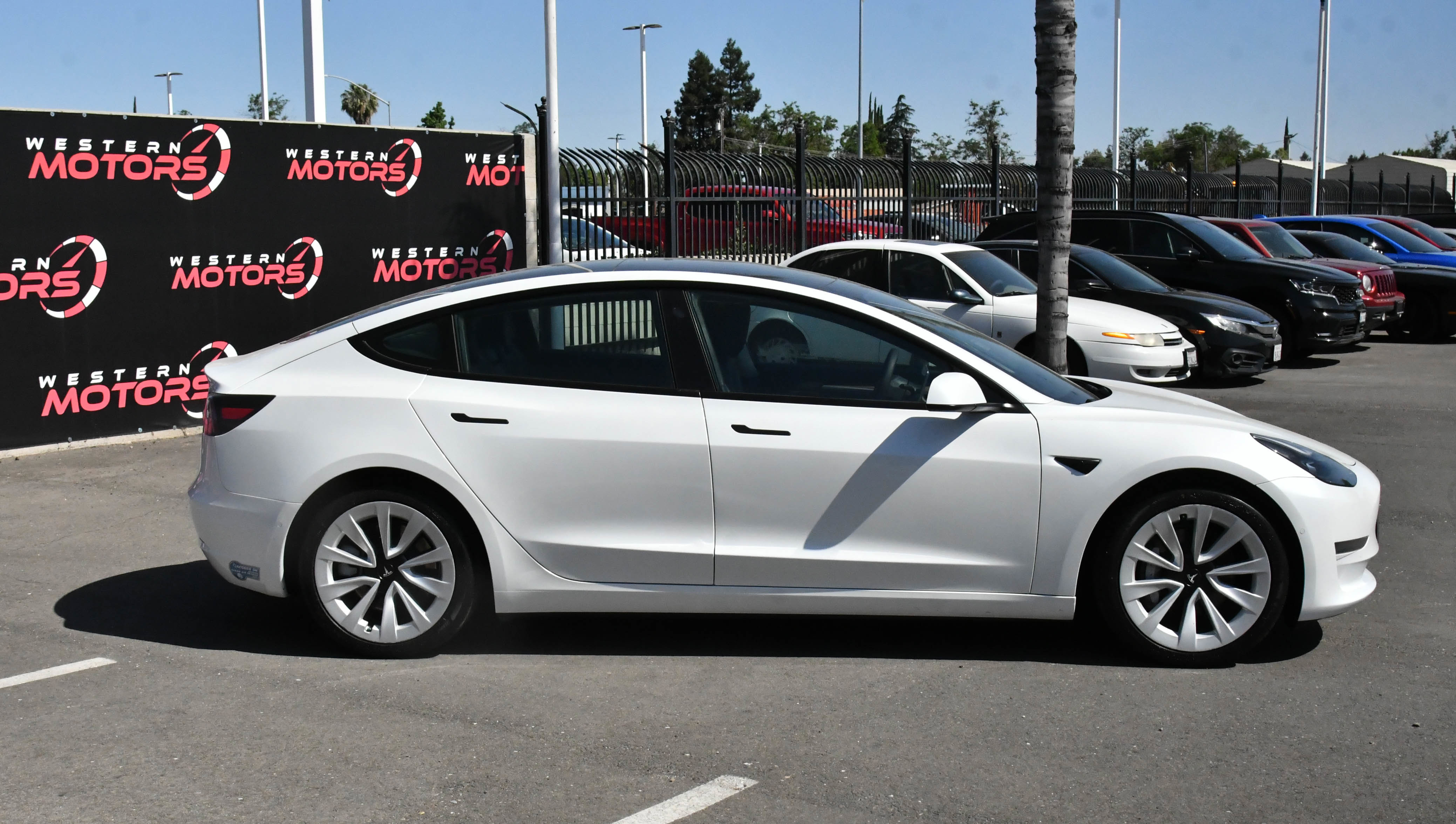 Used 2021 Tesla Model 3 Standard Range Plus RWD image 9