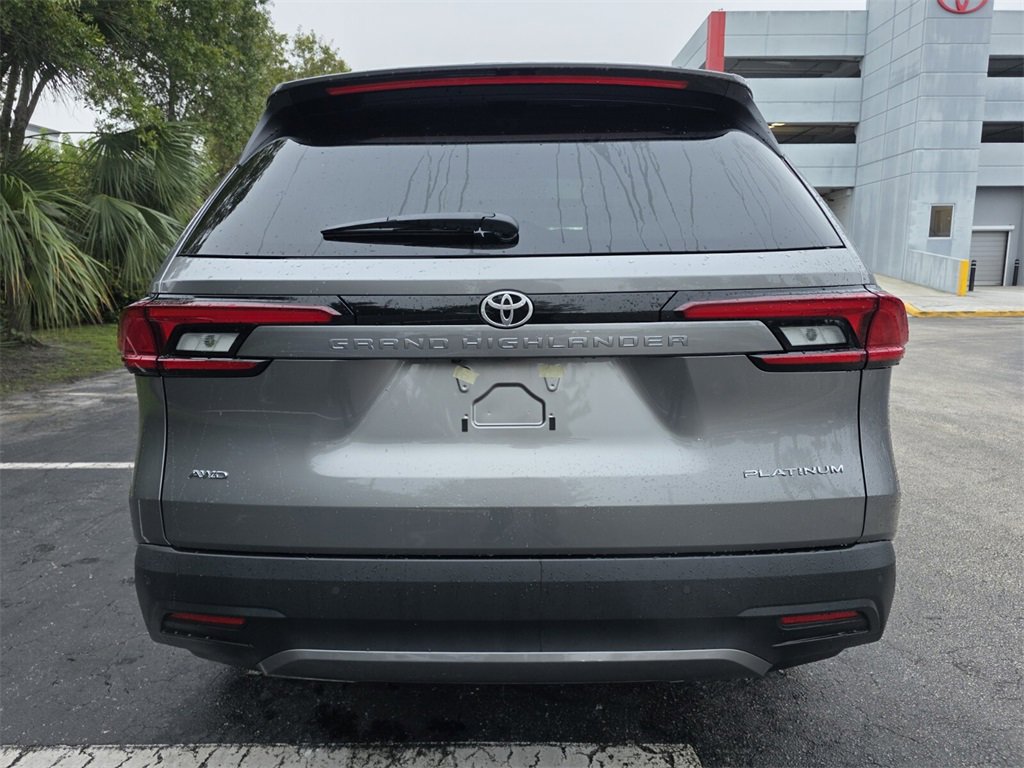 New 2026 Toyota Grand Highlander Platinum image 10