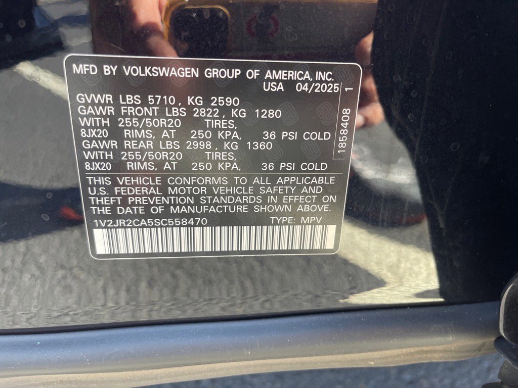 Used 2025 Volkswagen Atlas SE image 11