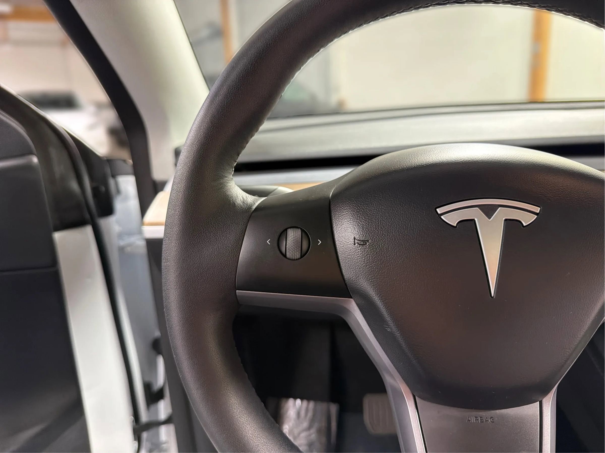 Used 2022 Tesla Model Y Long Range image 31