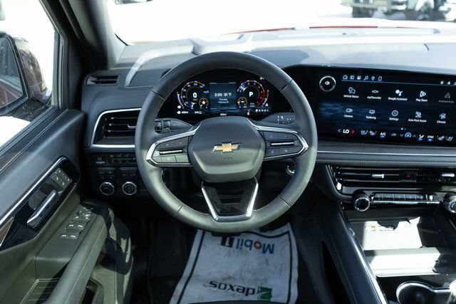 New 2026 Chevrolet Suburban Premier AWD/4WD image 18