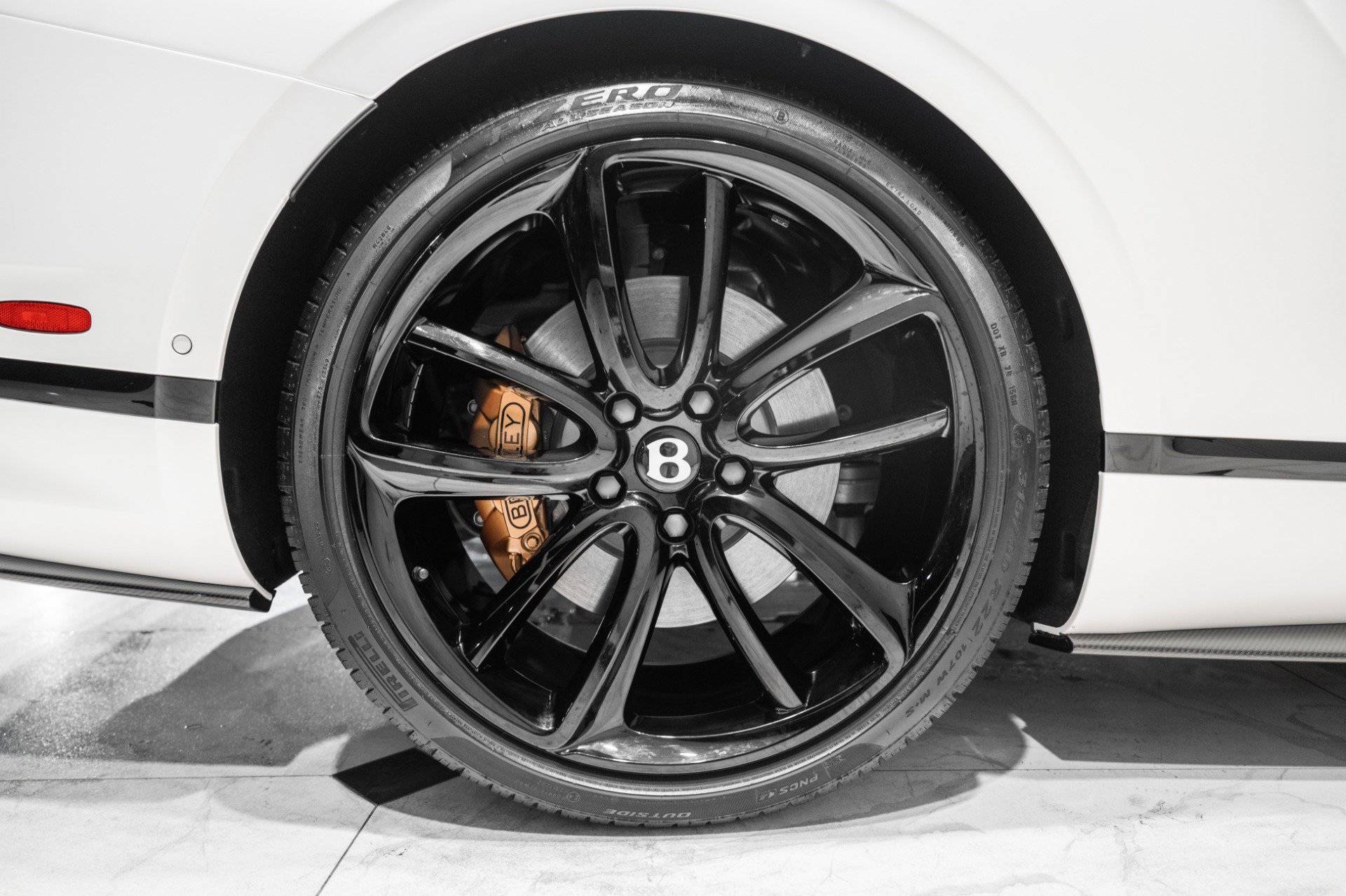 New 2024 Bentley Continental GT V8 AWD/4WD image 17