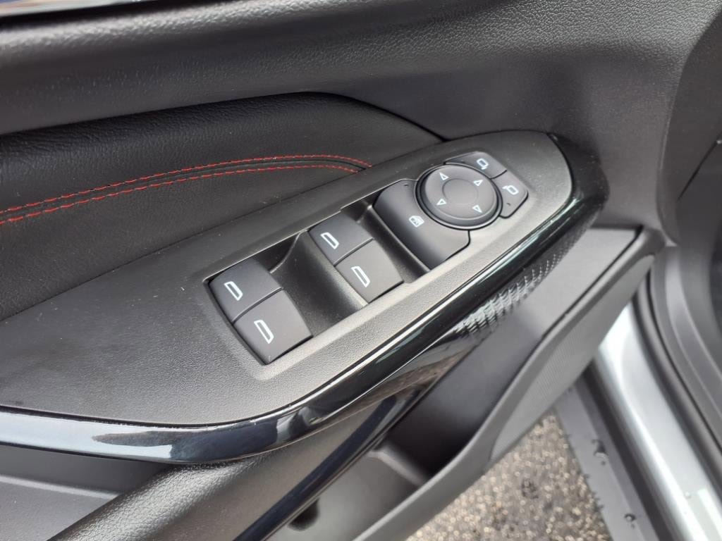 New 2025 Chevrolet Trax RS w/ Sunroof Package FWD image 11
