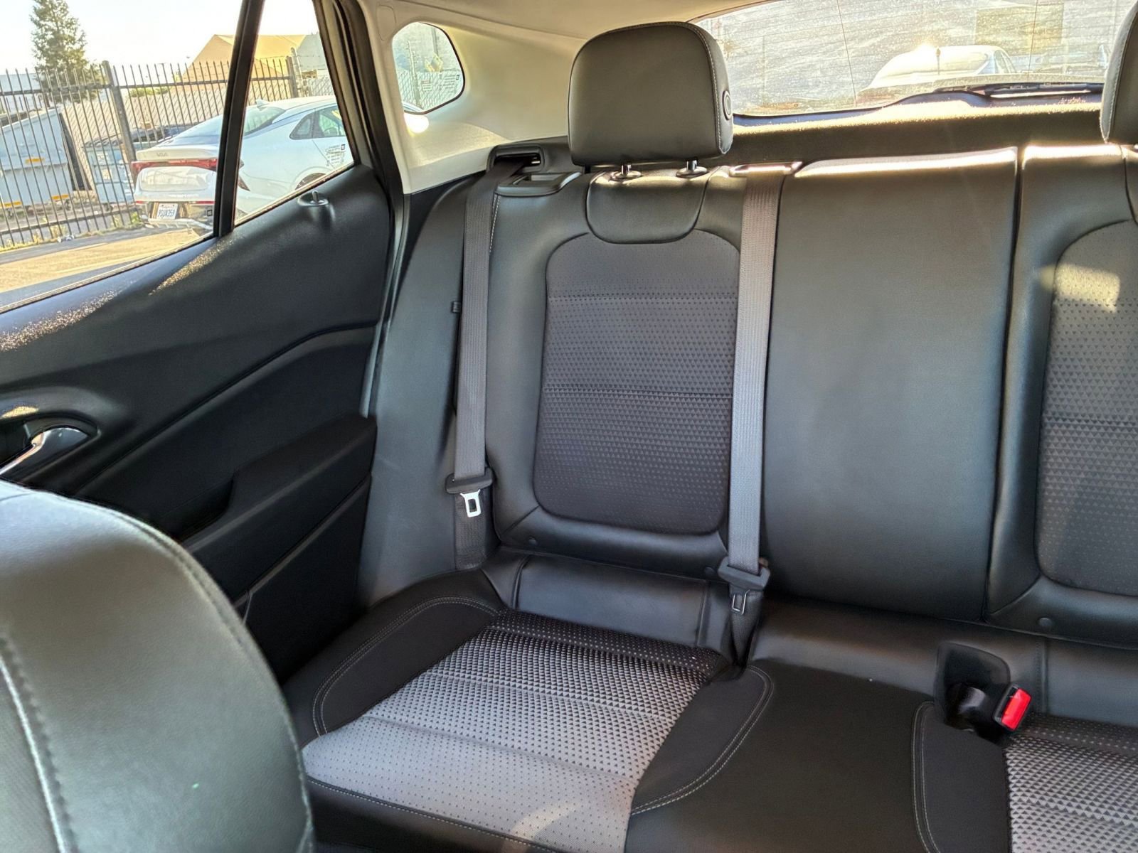 Used 2025 Chevrolet Trax LT image 38