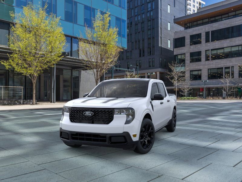 New 2025 Ford Maverick XLT w/ XLT Luxury Package AWD/4WD image 2