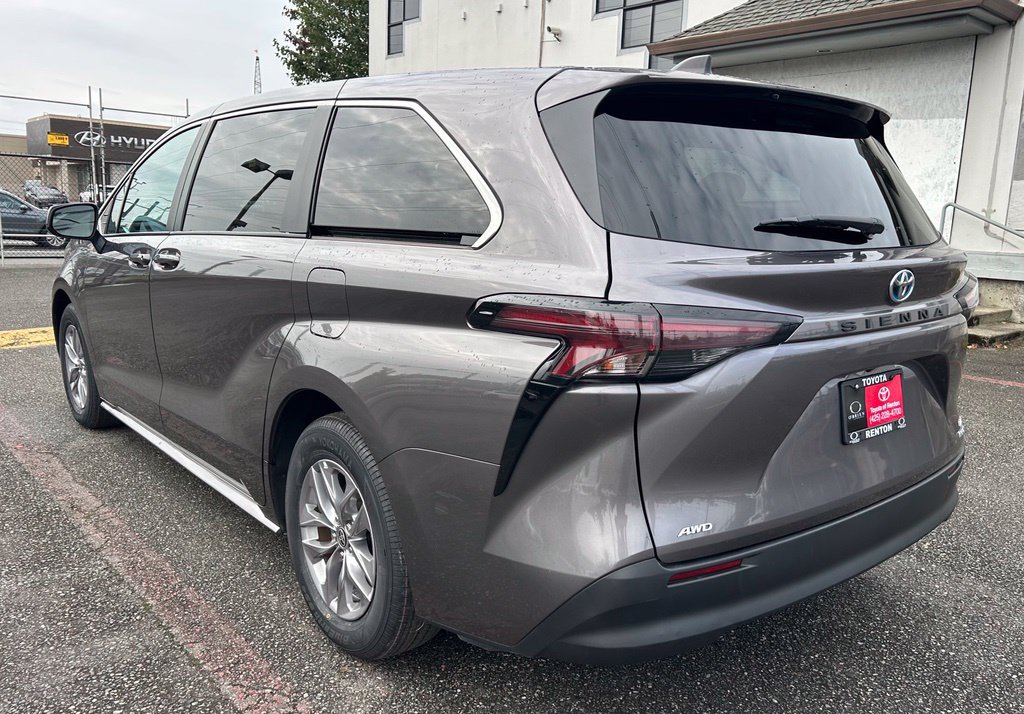 Certified 2024 Toyota Sienna LE AWD/4WD image 7