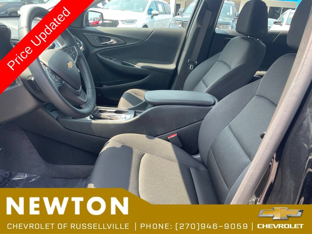 Used 2025 Chevrolet Malibu RS FWD image 4