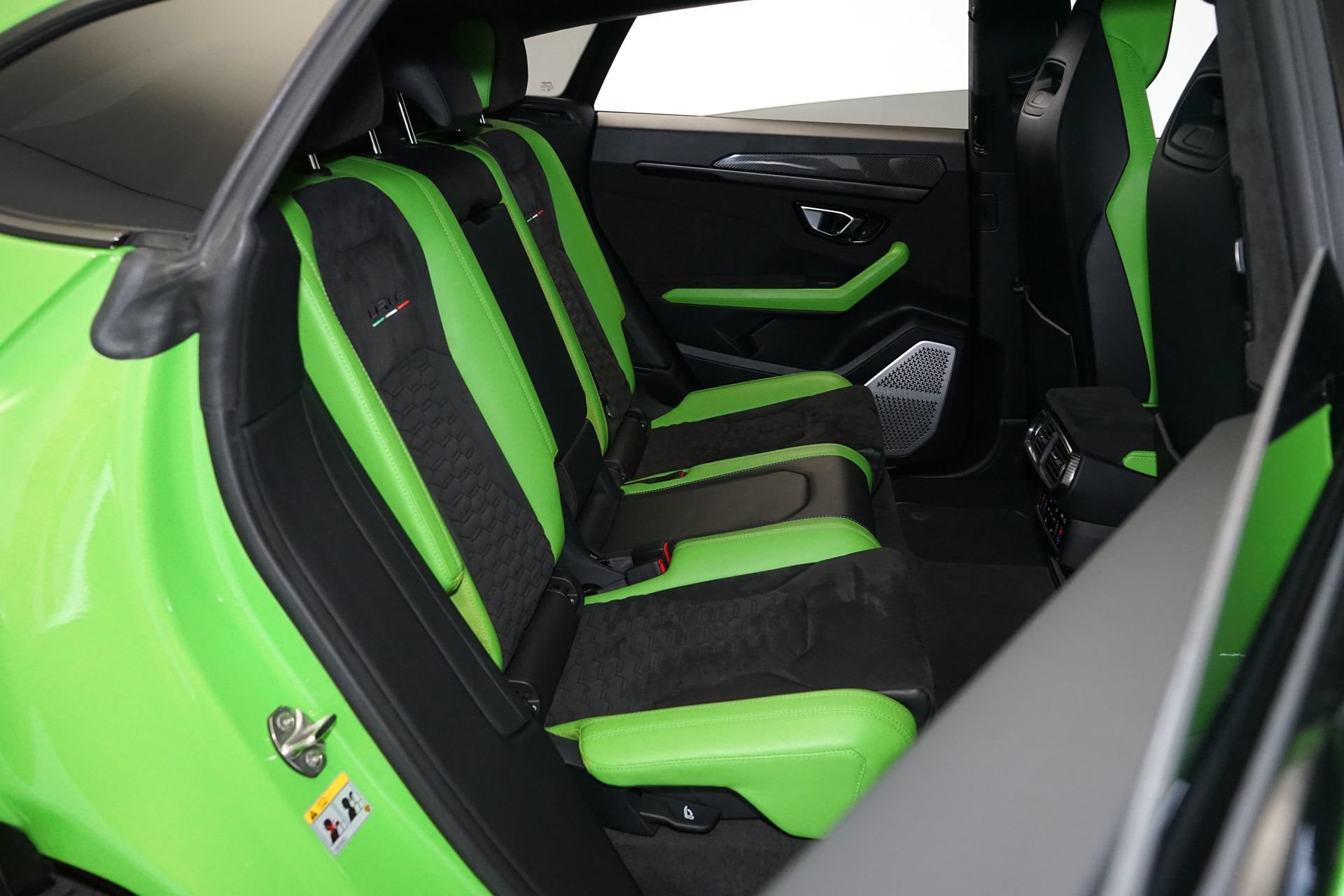 Used 2022 Lamborghini Urus AWD/4WD image 22