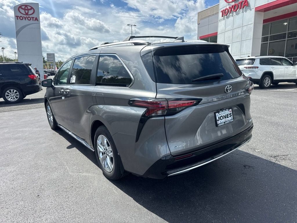 New 2026 Toyota Sienna Limited FWD image 7