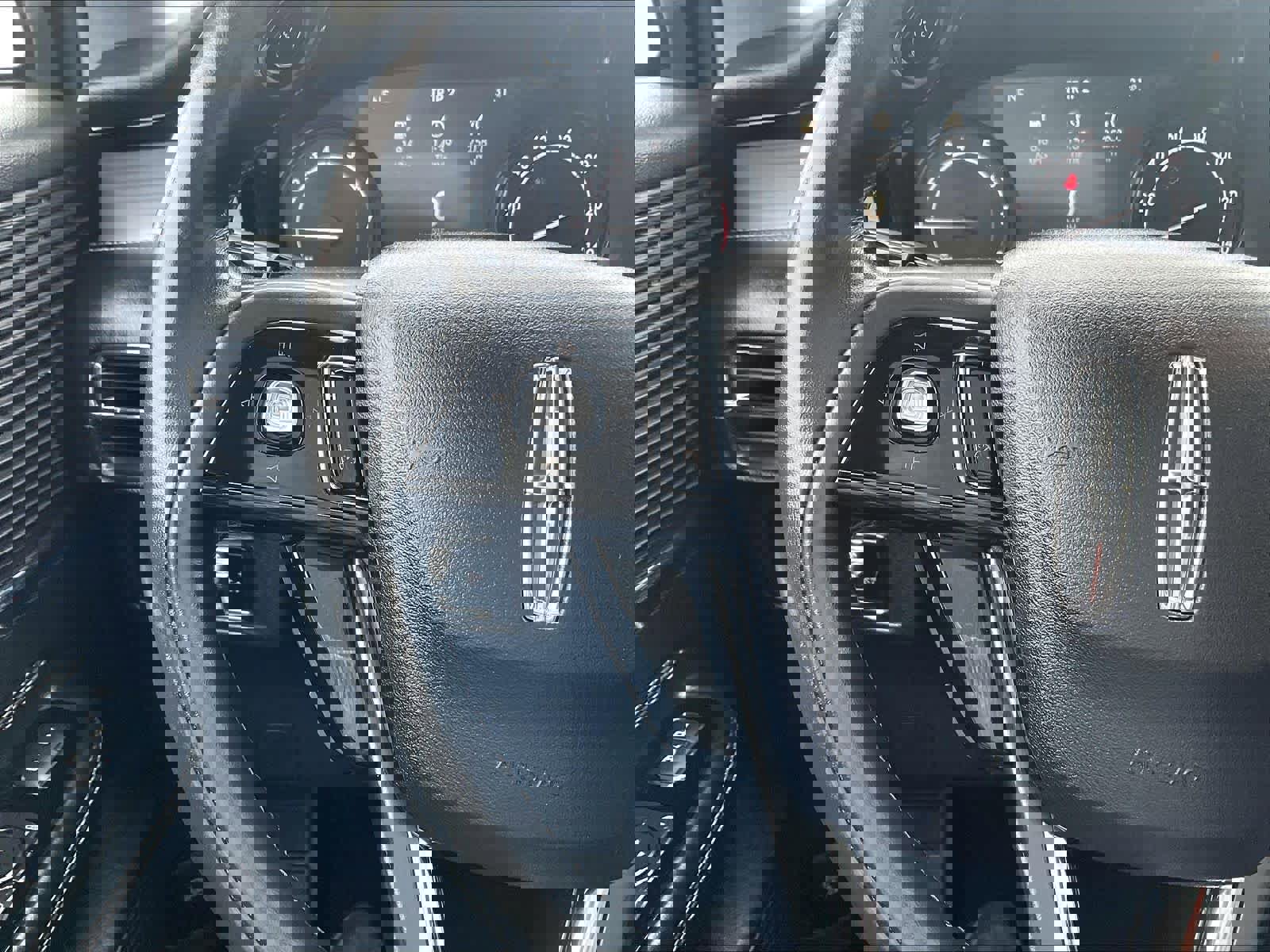 Used 2022 Lincoln Corsair AWD w/ Premium Package image 23