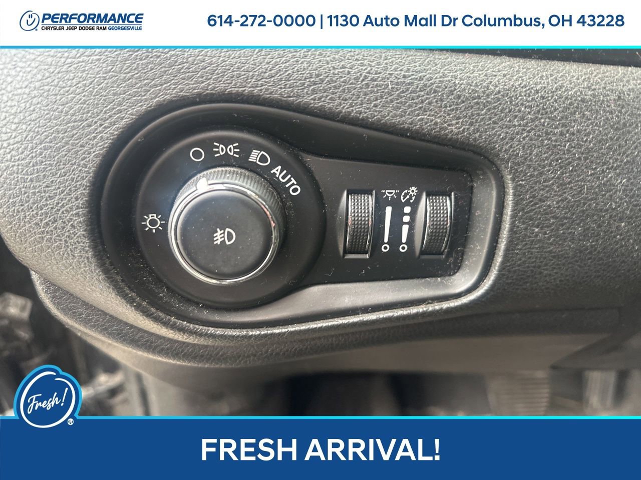 Used 2015 Jeep Renegade Latitude image 14