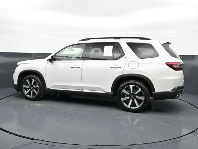 Used 2025 Honda Pilot Touring image 4