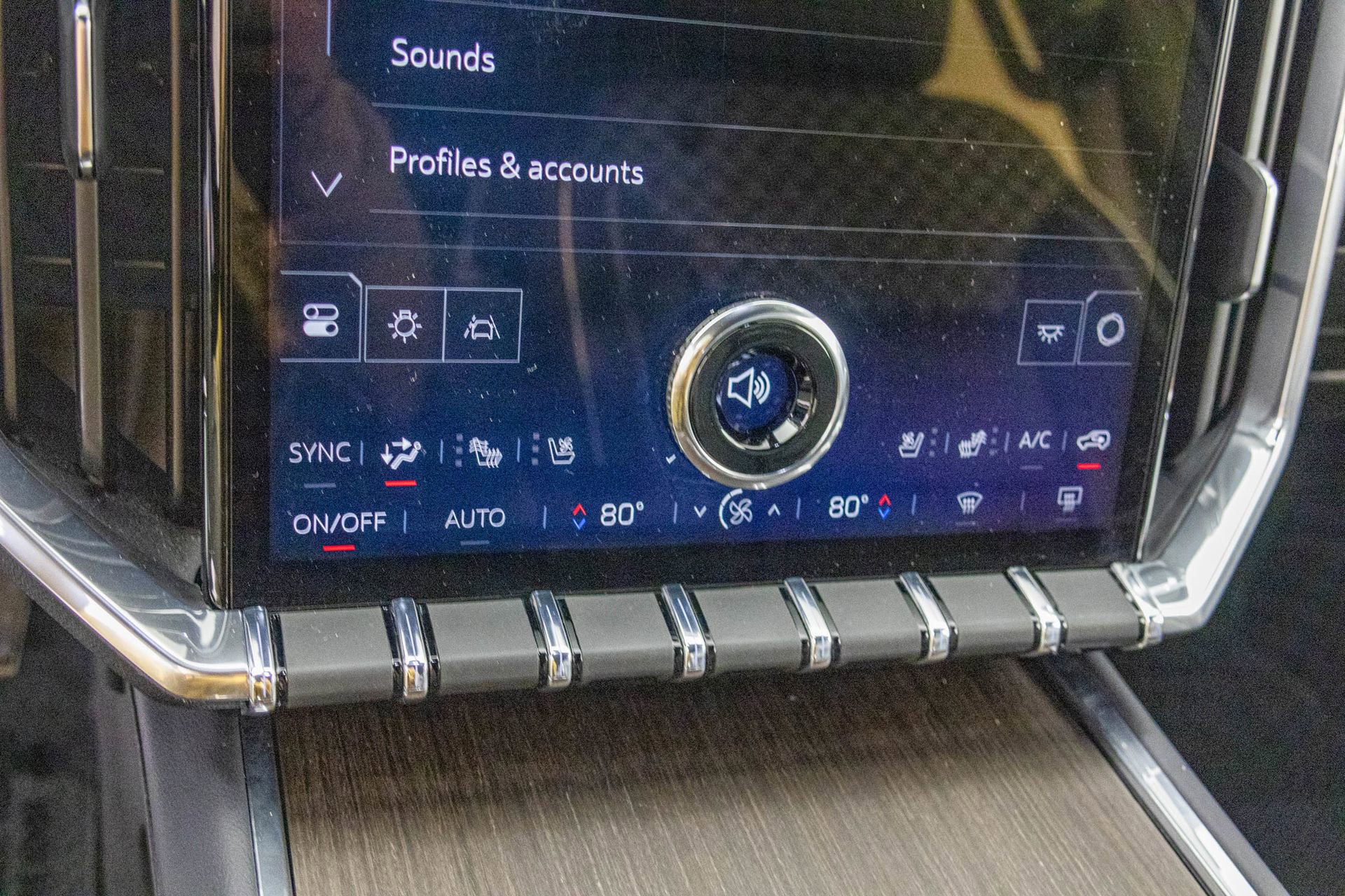 Used 2024 GMC Acadia Denali image 25