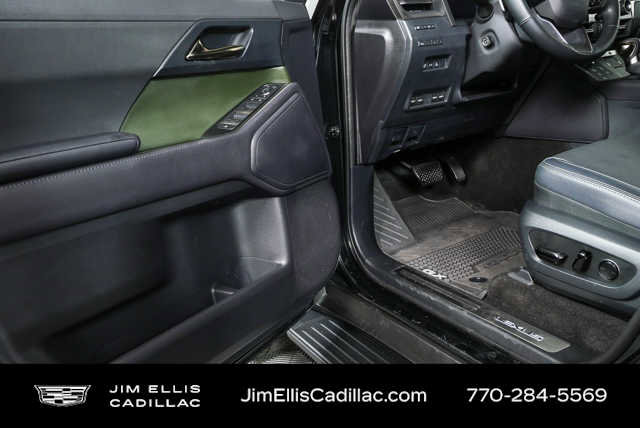 Used 2025 Lexus GX 550 AWD/4WD image 7