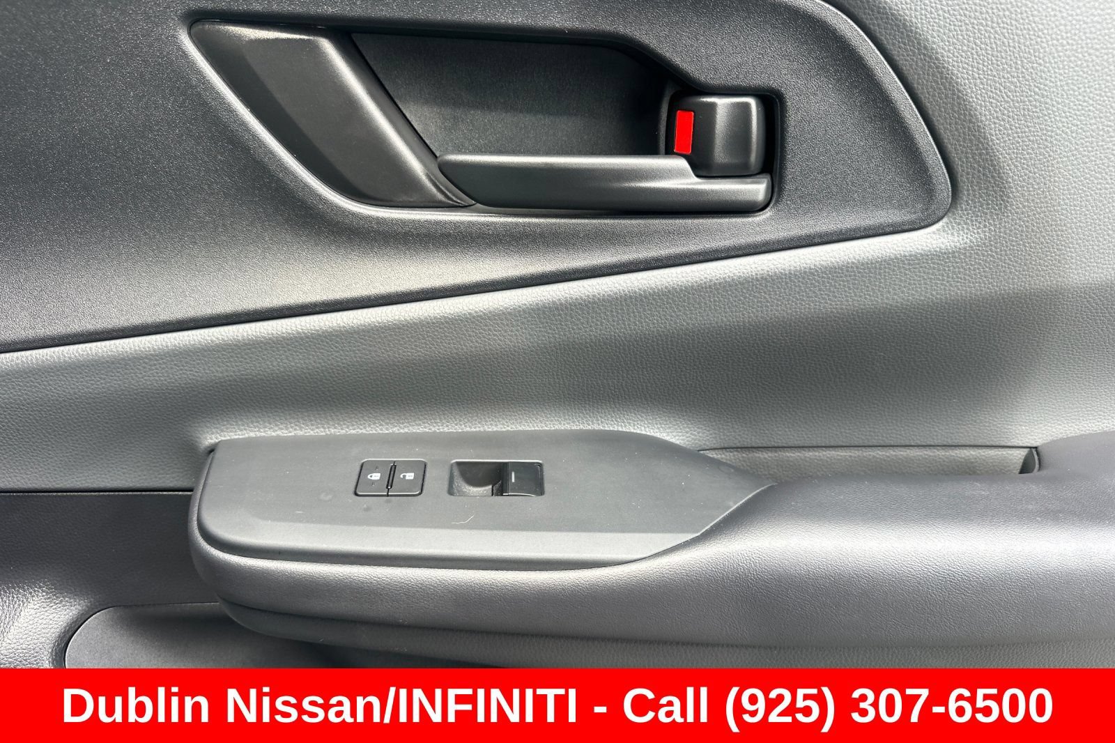 Used 2025 Toyota Prius LE FWD image 21