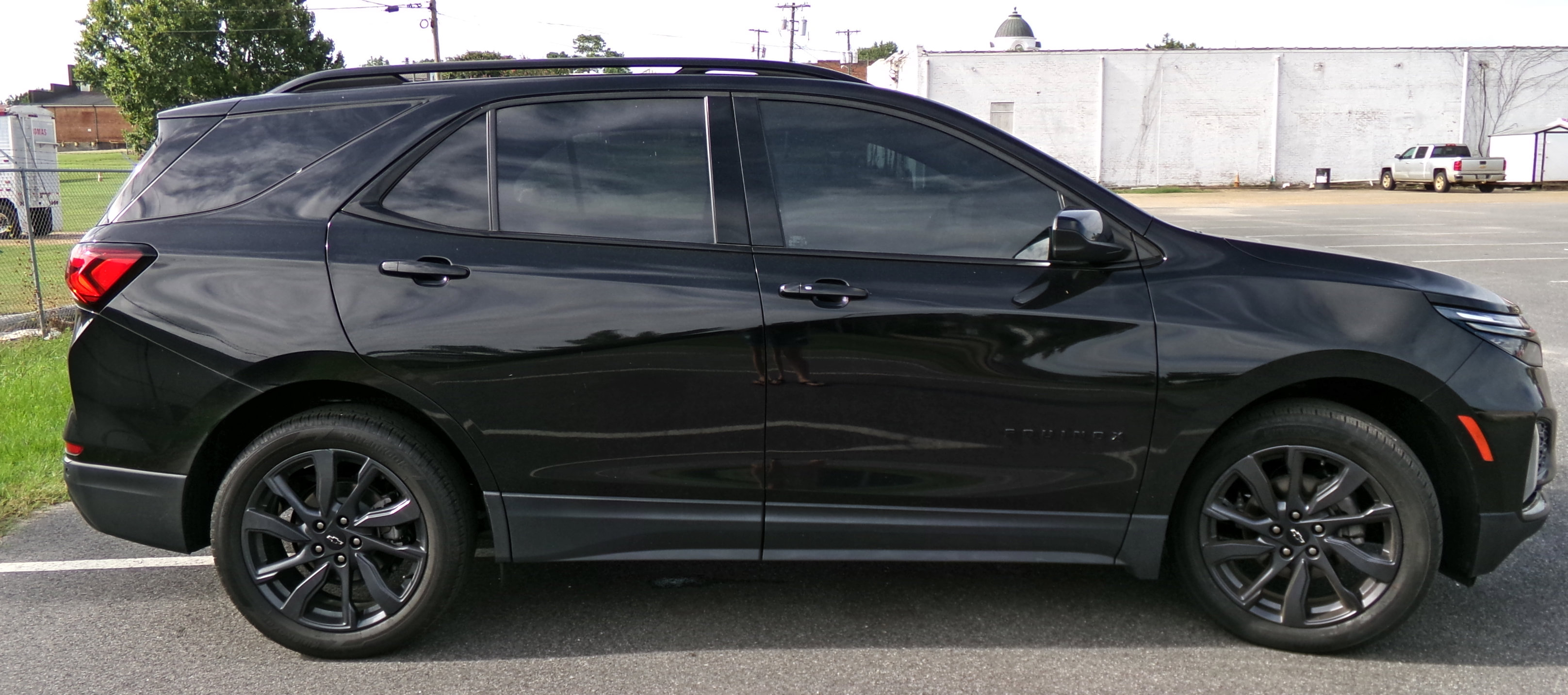 Used 2023 Chevrolet Equinox RS FWD image 5