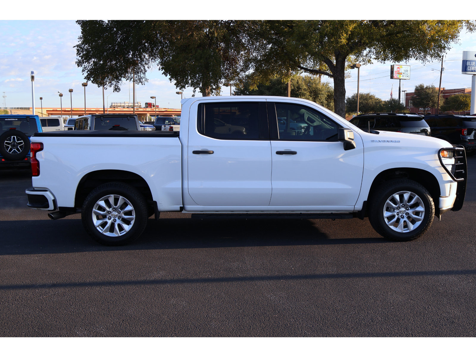 Used 2020 Chevrolet Silverado 1500 Custom w/ Custom Value Package RWD image 8