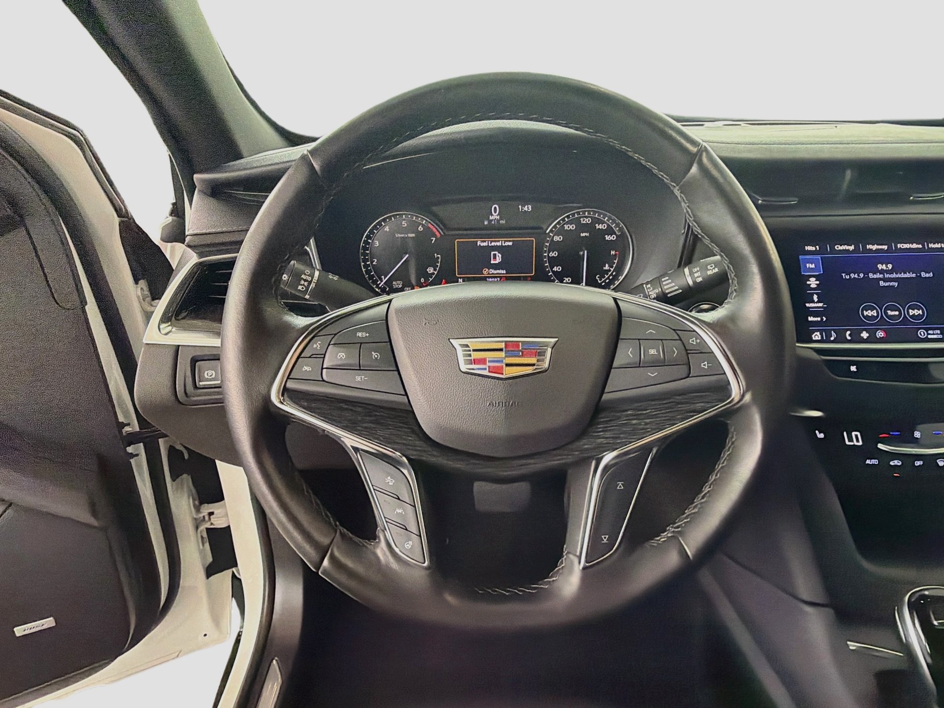Certified 2022 Cadillac XT5 Premium Luxury FWD image 38