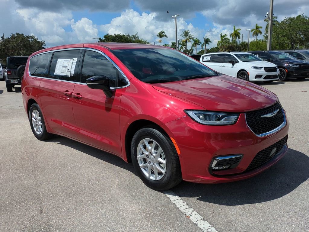 New 2025 Chrysler Pacifica Select FWD image 2