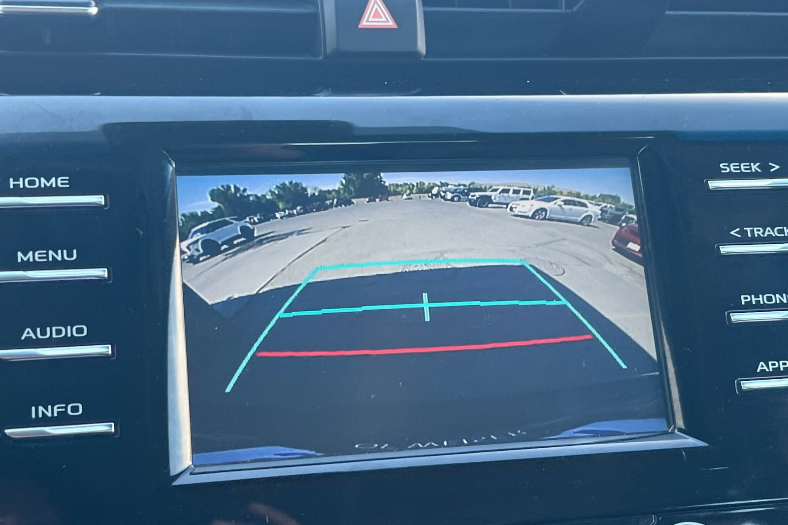 Used 2018 Toyota Camry SE FWD image 19