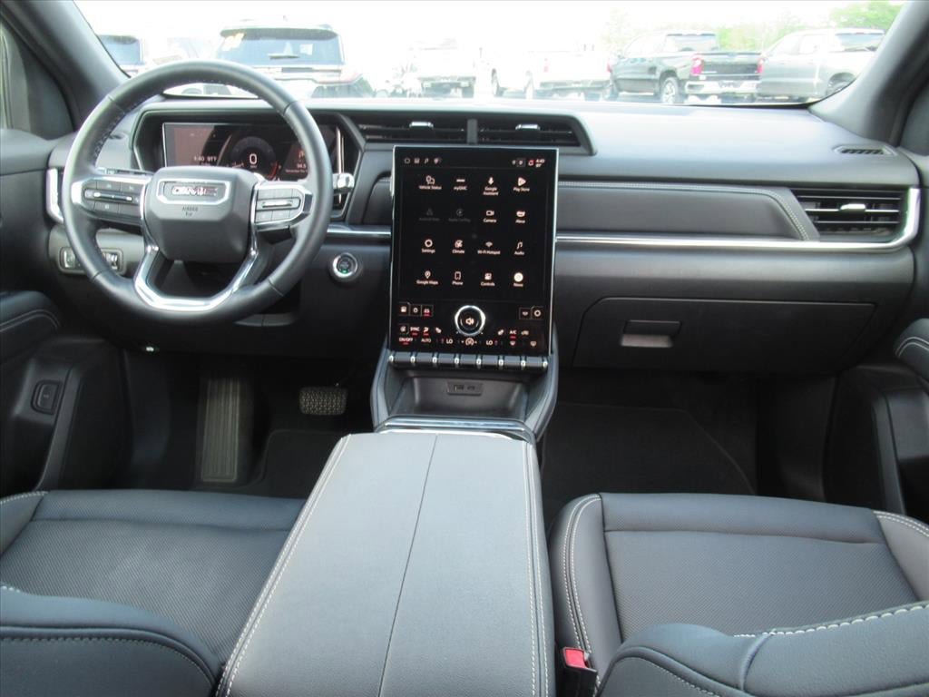 Used 2025 GMC Terrain Elevation w/ Elevation Premium Package AWD/4WD image 12