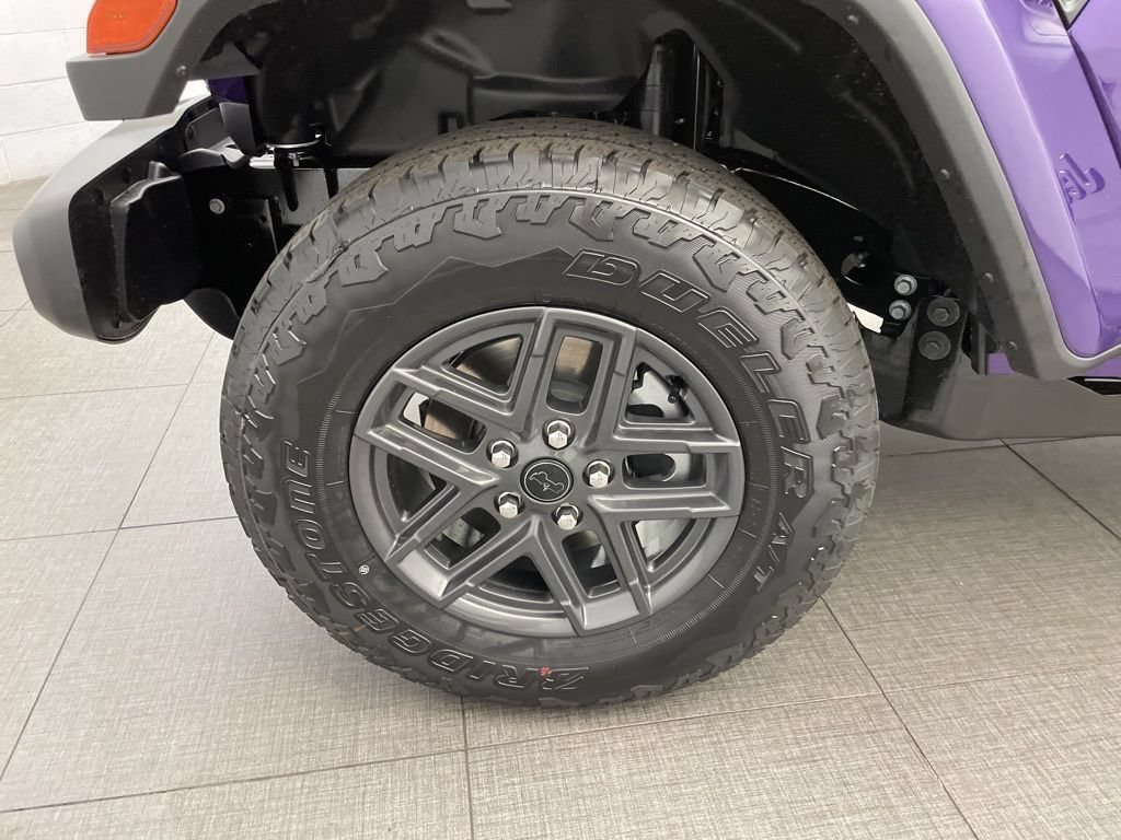 New 2026 Jeep Gladiator Sport AWD/4WD image 8