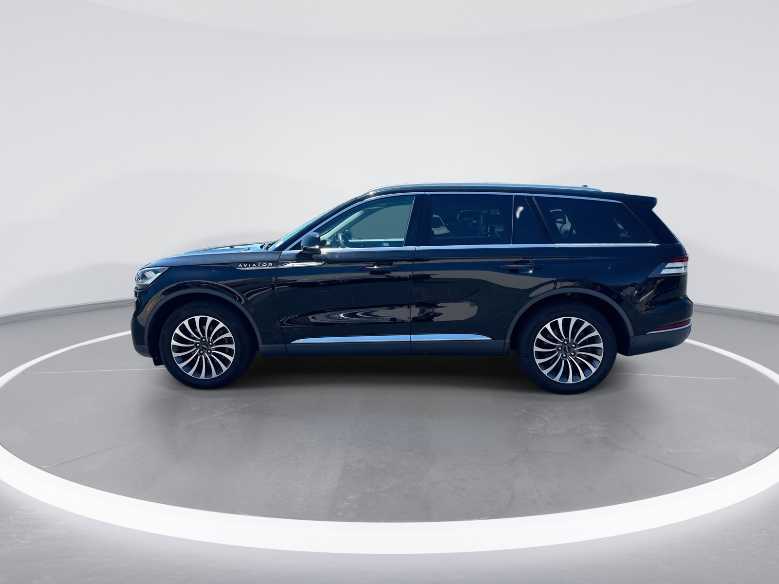 Used 2020 Lincoln Aviator Reserve w/ Elements Package Plus AWD/4WD image 6