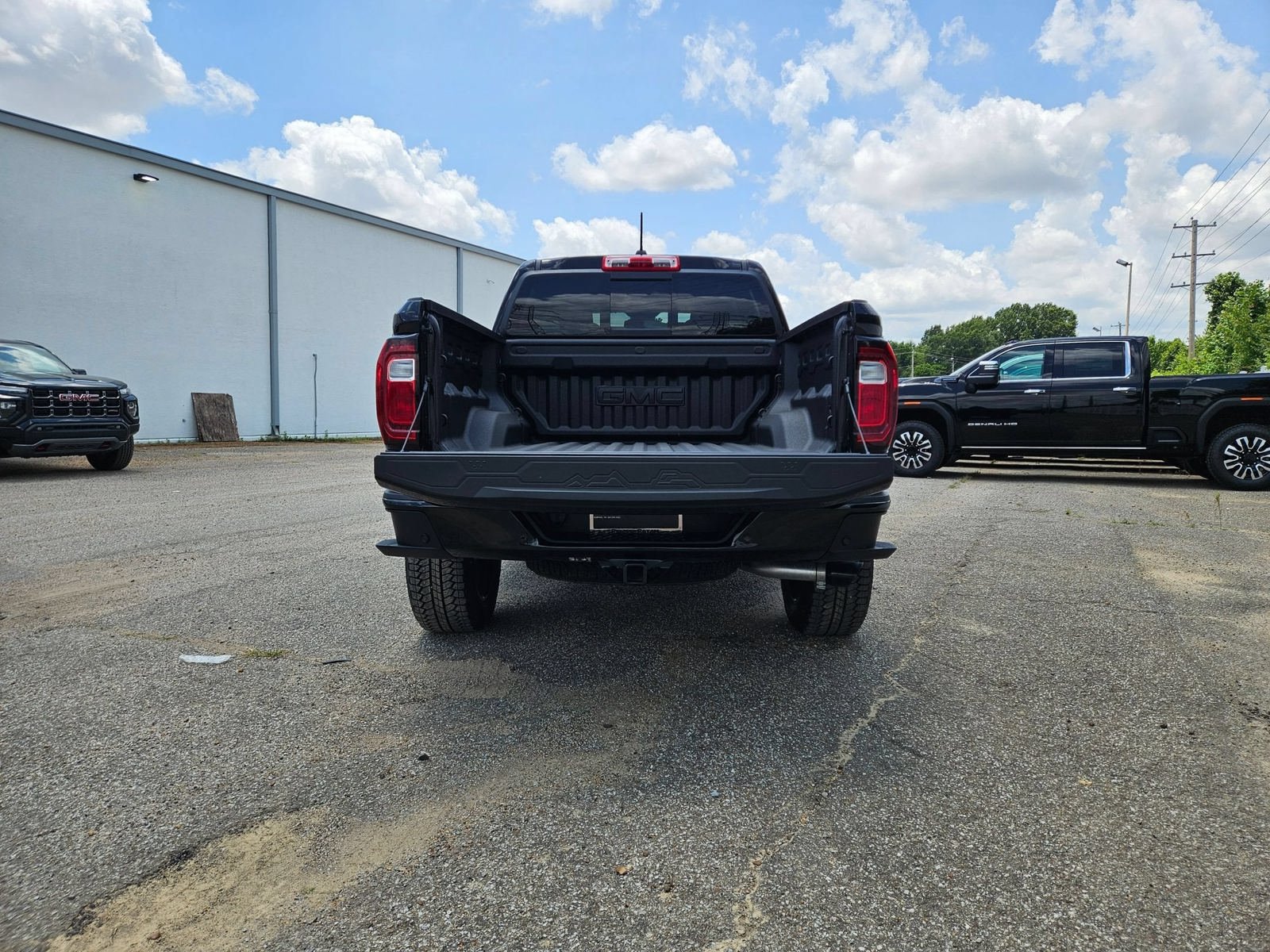 New 2026 GMC Canyon Denali w/ LPO, Denali Black Edition AWD/4WD image 4