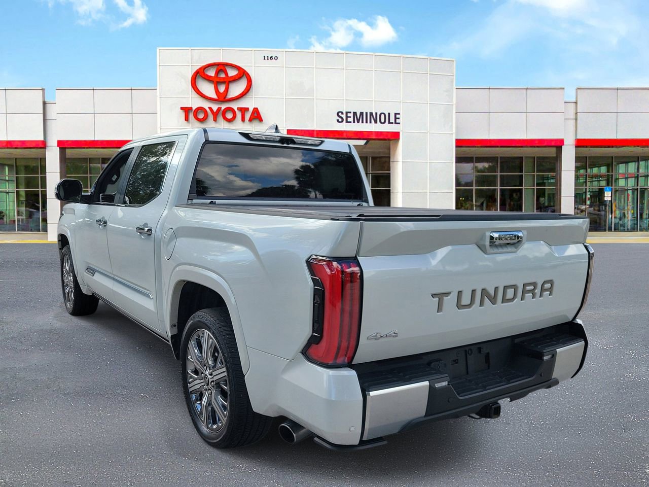 Used 2024 Toyota Tundra Capstone AWD/4WD image 4