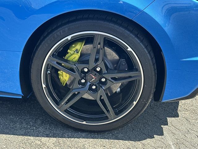 Used 2021 Chevrolet Corvette Stingray Premium Conv w/ Battery Protection Package image 19