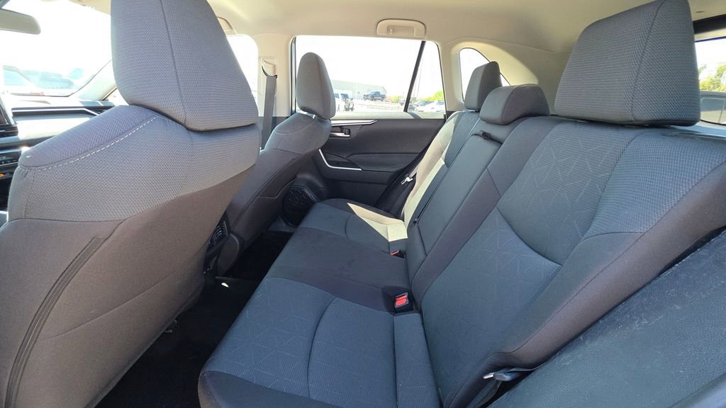 Used 2025 Toyota RAV4 XLE image 13