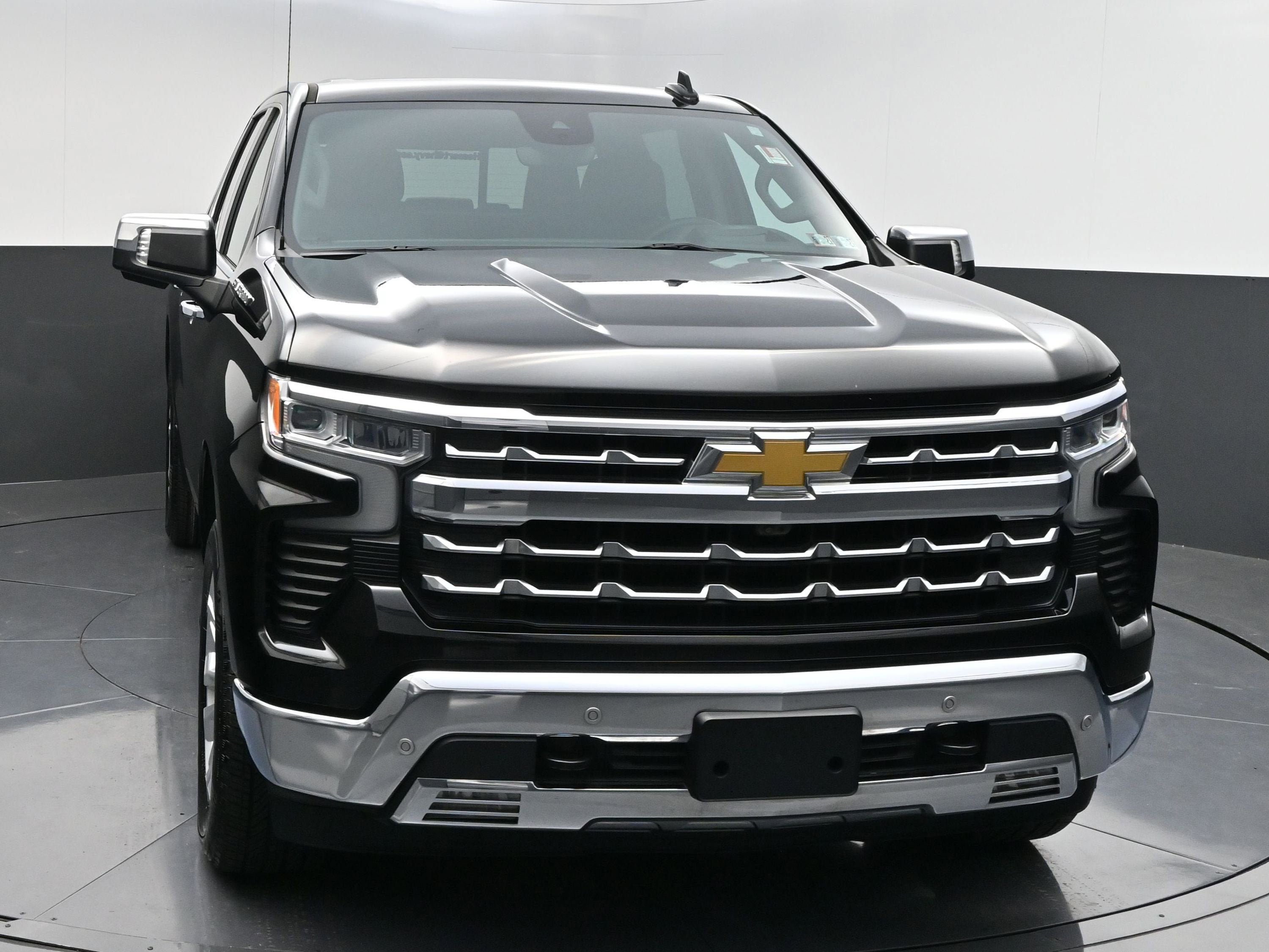 Certified 2023 Chevrolet Silverado 1500 LTZ w/ Technology Package AWD/4WD image 2