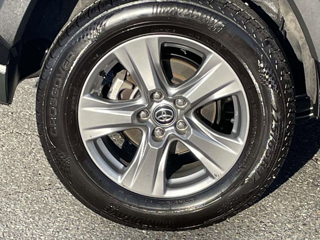 Used 2024 Toyota RAV4 XLE image 12