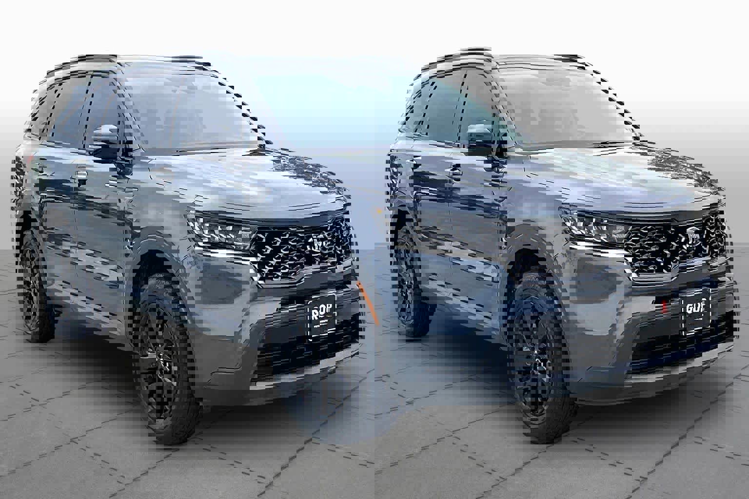 Used 2021 Kia Sorento S w/ Panoramic Sunroof Package image 3