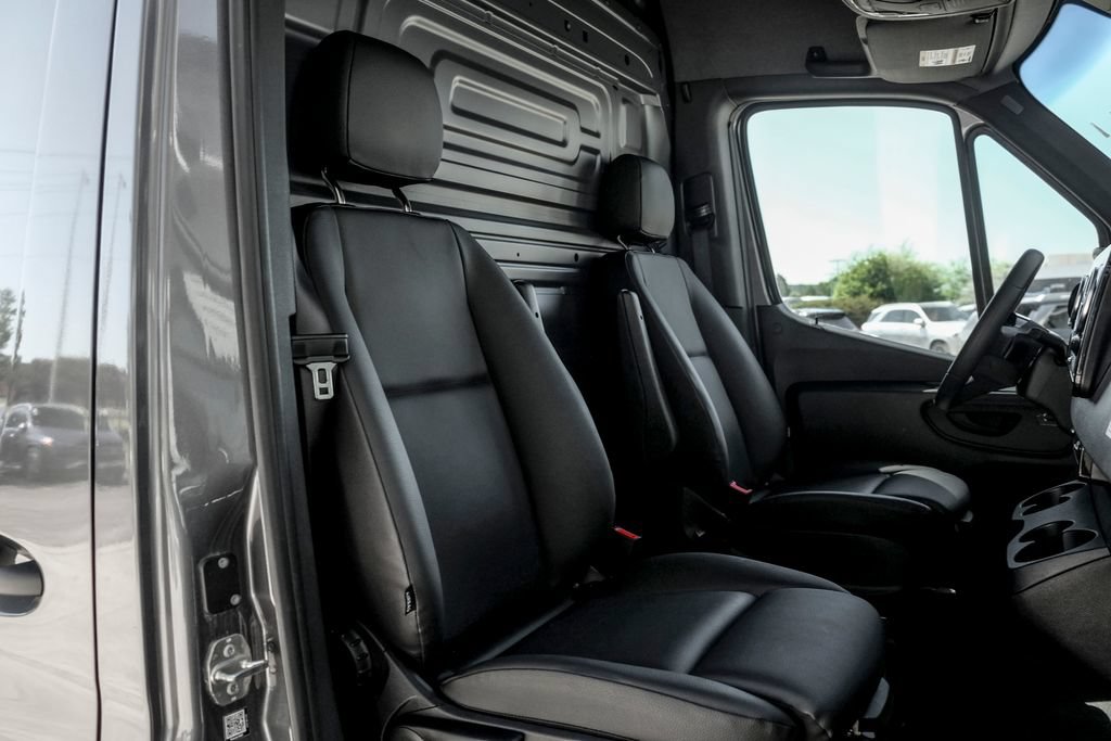 Used 2025 Mercedes-Benz Sprinter 3500 image 21