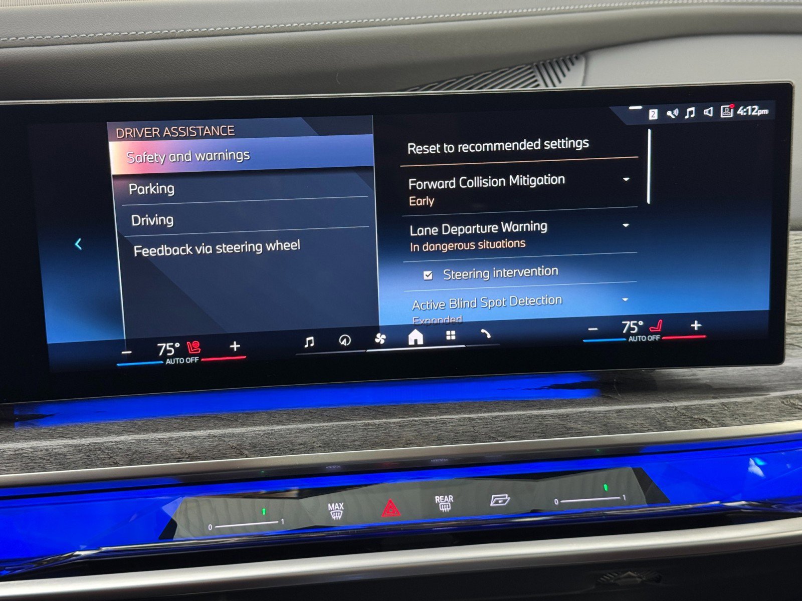 Used 2024 BMW i7 xDrive60 image 30