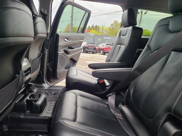 Used 2023 Jeep Grand Cherokee L Limited AWD/4WD image 20