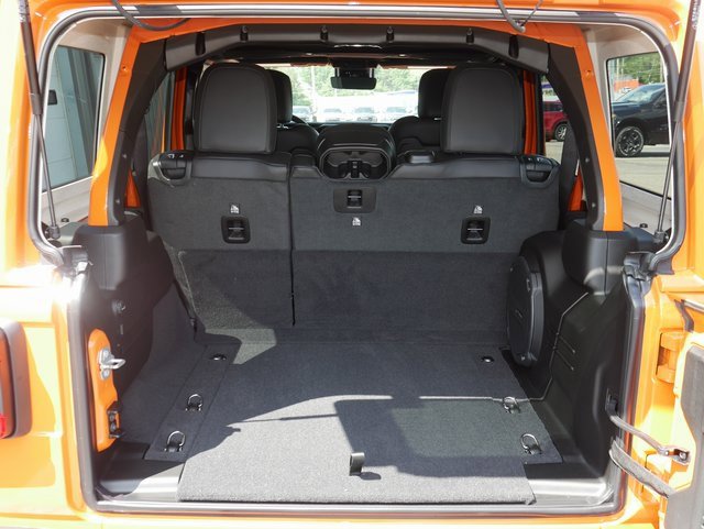 New 2025 Jeep Wrangler Unlimited Rubicon w/ XTREMEE 35" Tire Package image 13