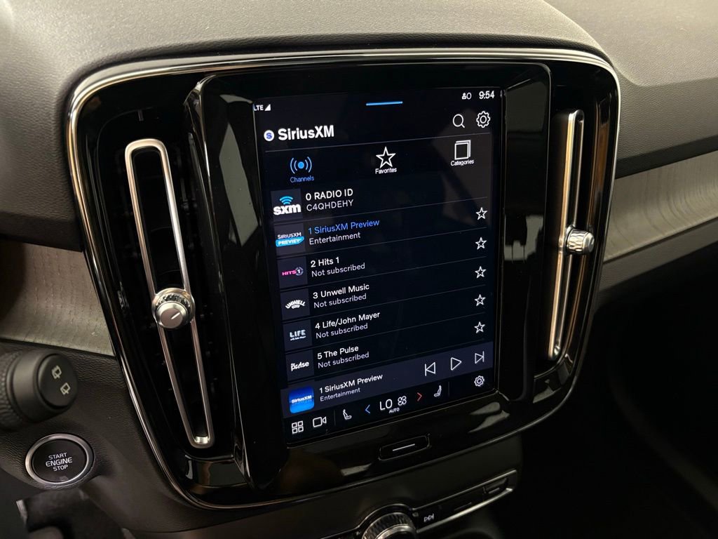 Used 2023 Volvo XC40 B5 Ultimate w/ Protection Package Premier image 26